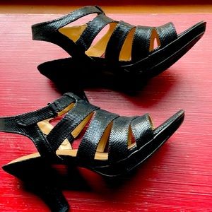 NWOT Naturalizer black heels